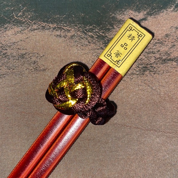 Vintage Decorative Satin Place Mats and Chopsticks - Picture 4 of 8